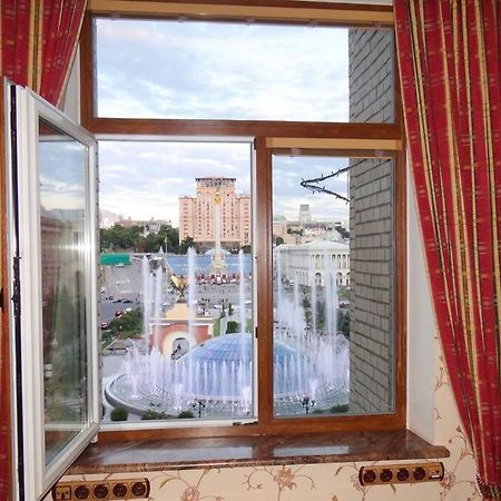 Apartment With View On Inpedendence Square Khreshchatyk Kiev Luaran gambar