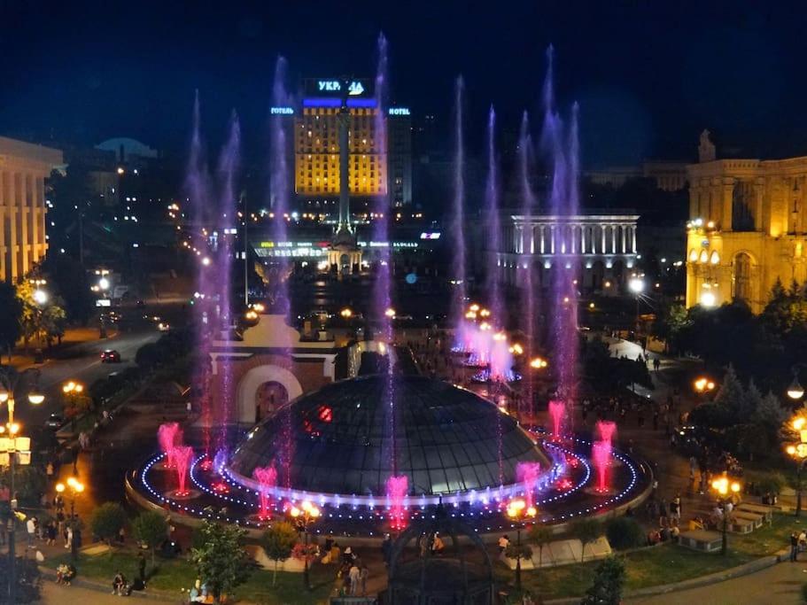 Apartment With View On Inpedendence Square Khreshchatyk Kiev Luaran gambar