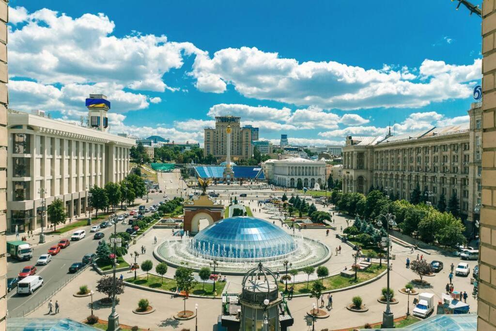 Apartment With View On Inpedendence Square Khreshchatyk Kiev Luaran gambar